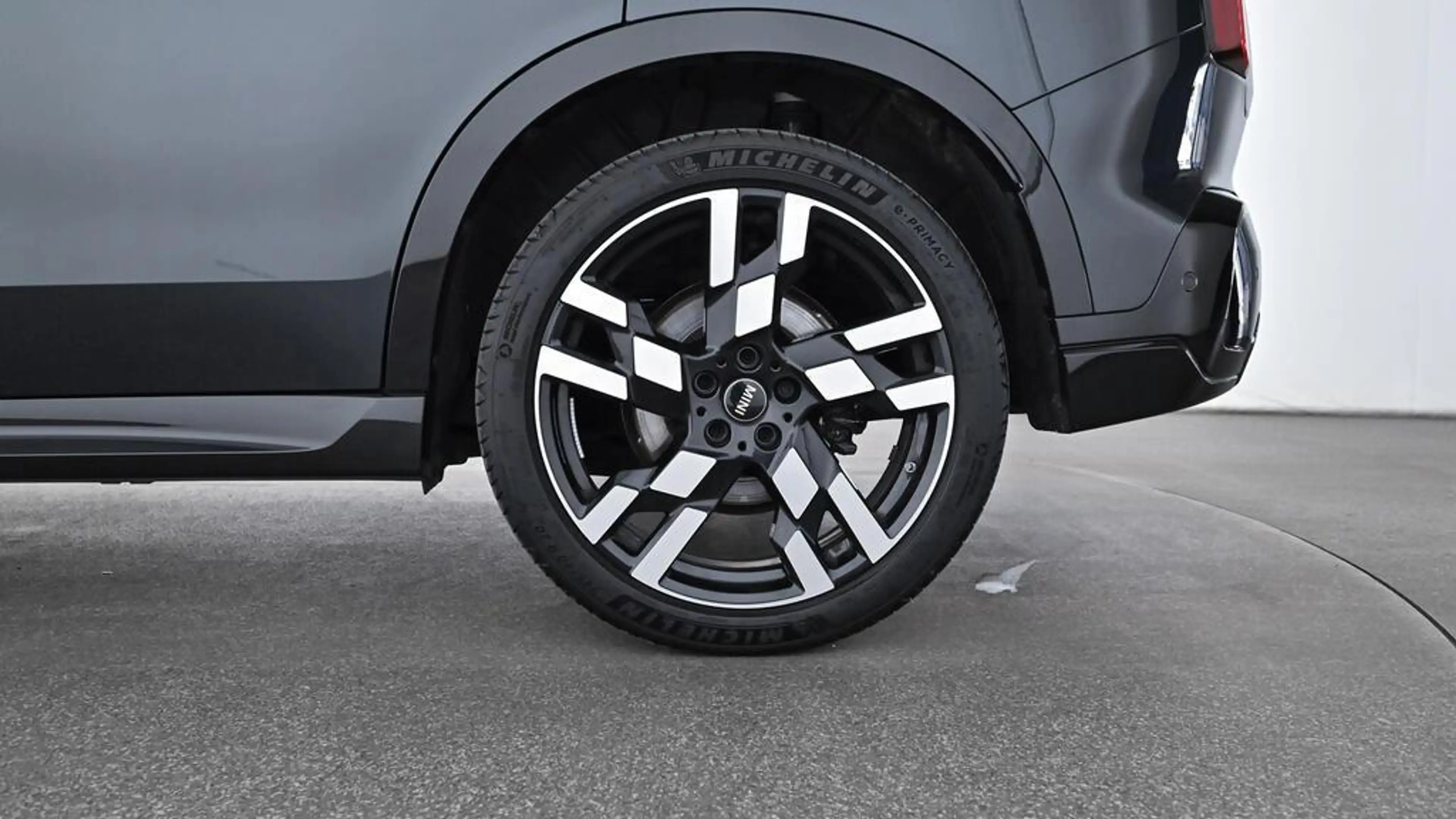 MINI Countryman S All4 John Cooper Works Trim — photo 10