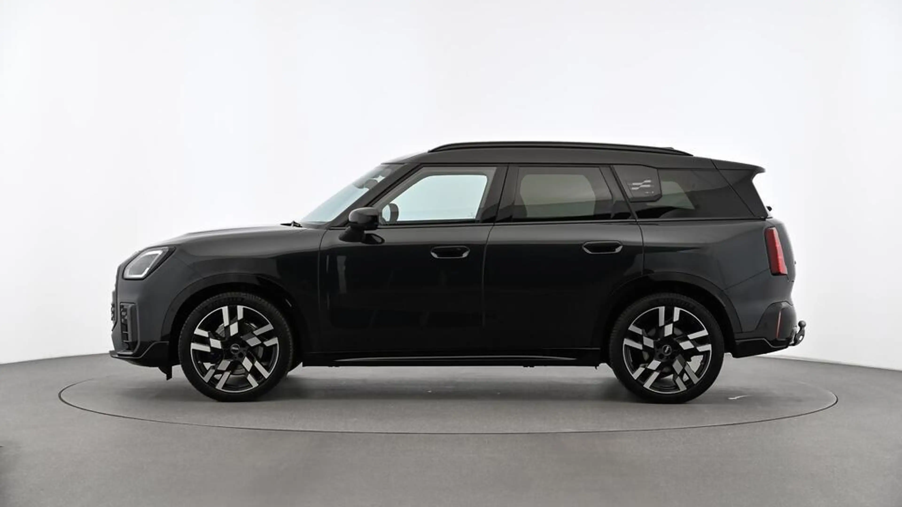 MINI Countryman S All4 John Cooper Works Trim — photo 3