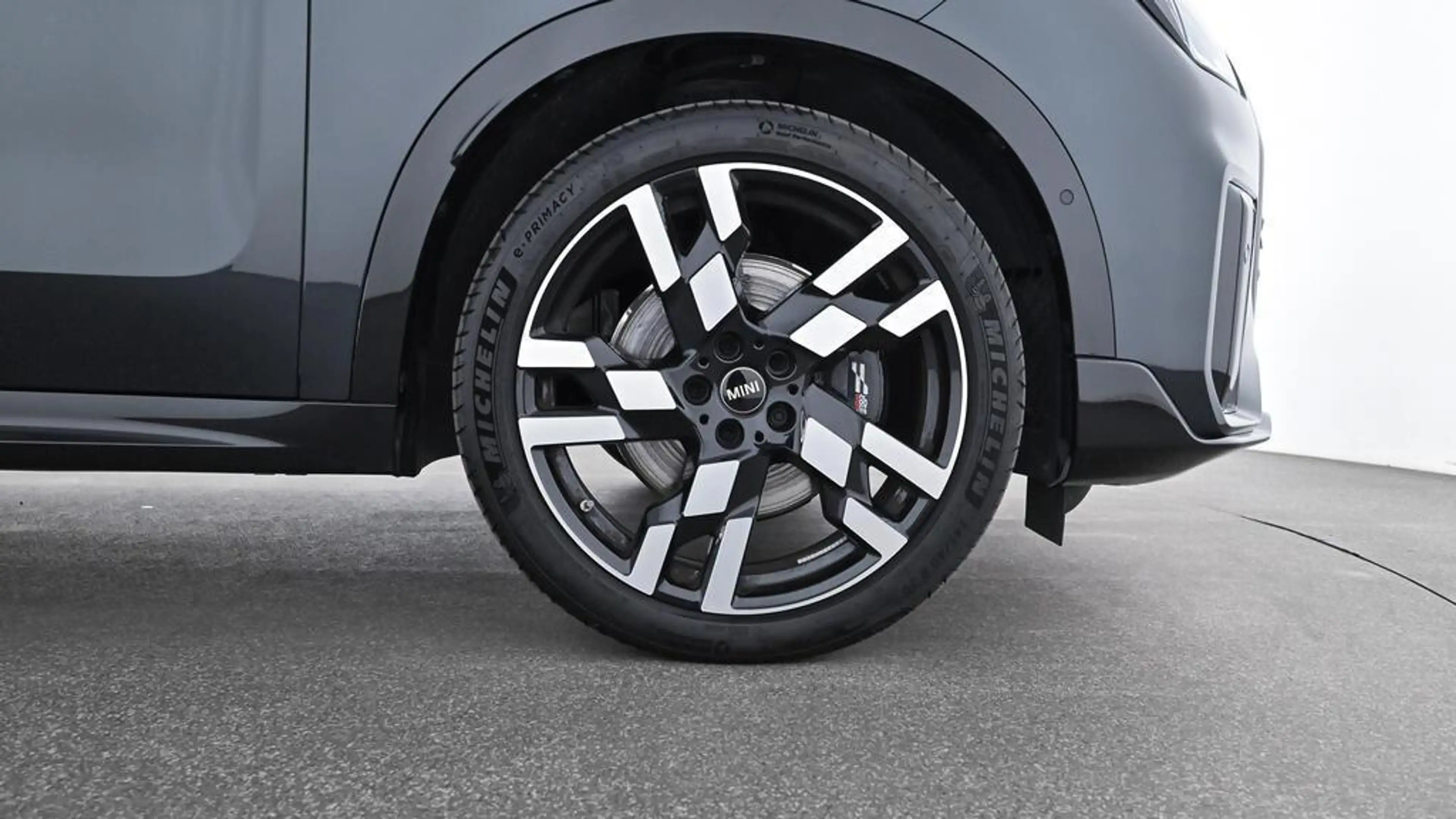 MINI Countryman S All4 John Cooper Works Trim — photo 11