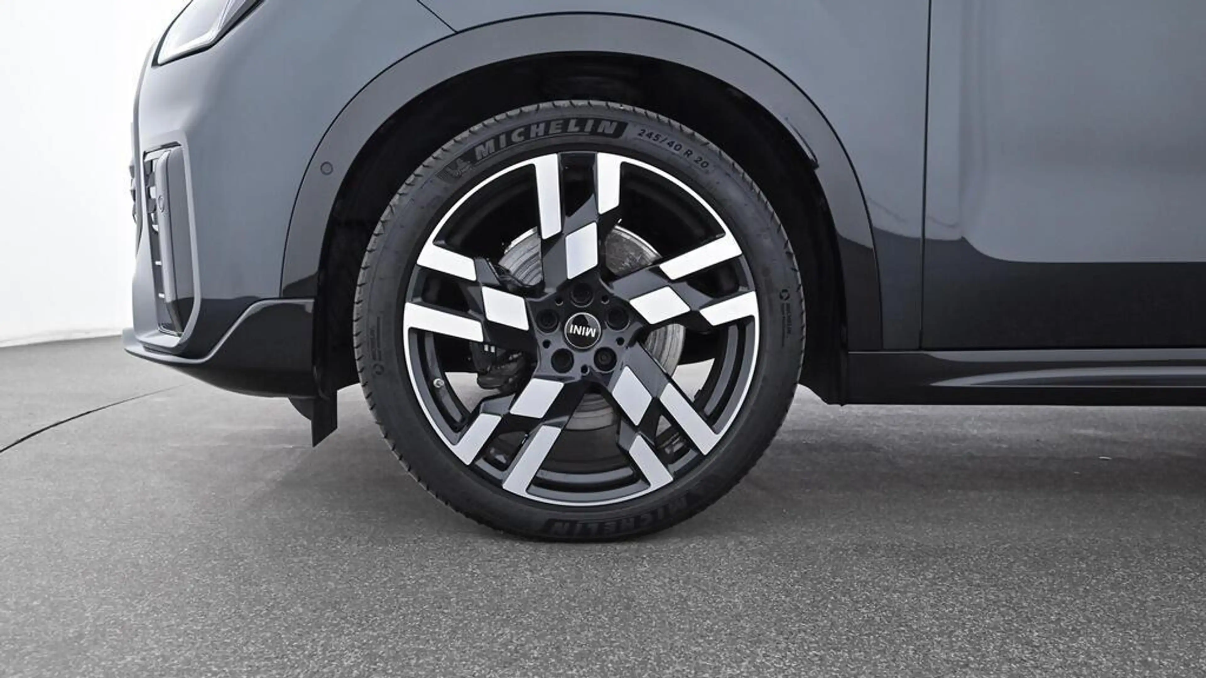 MINI Countryman S All4 John Cooper Works Trim — photo 12