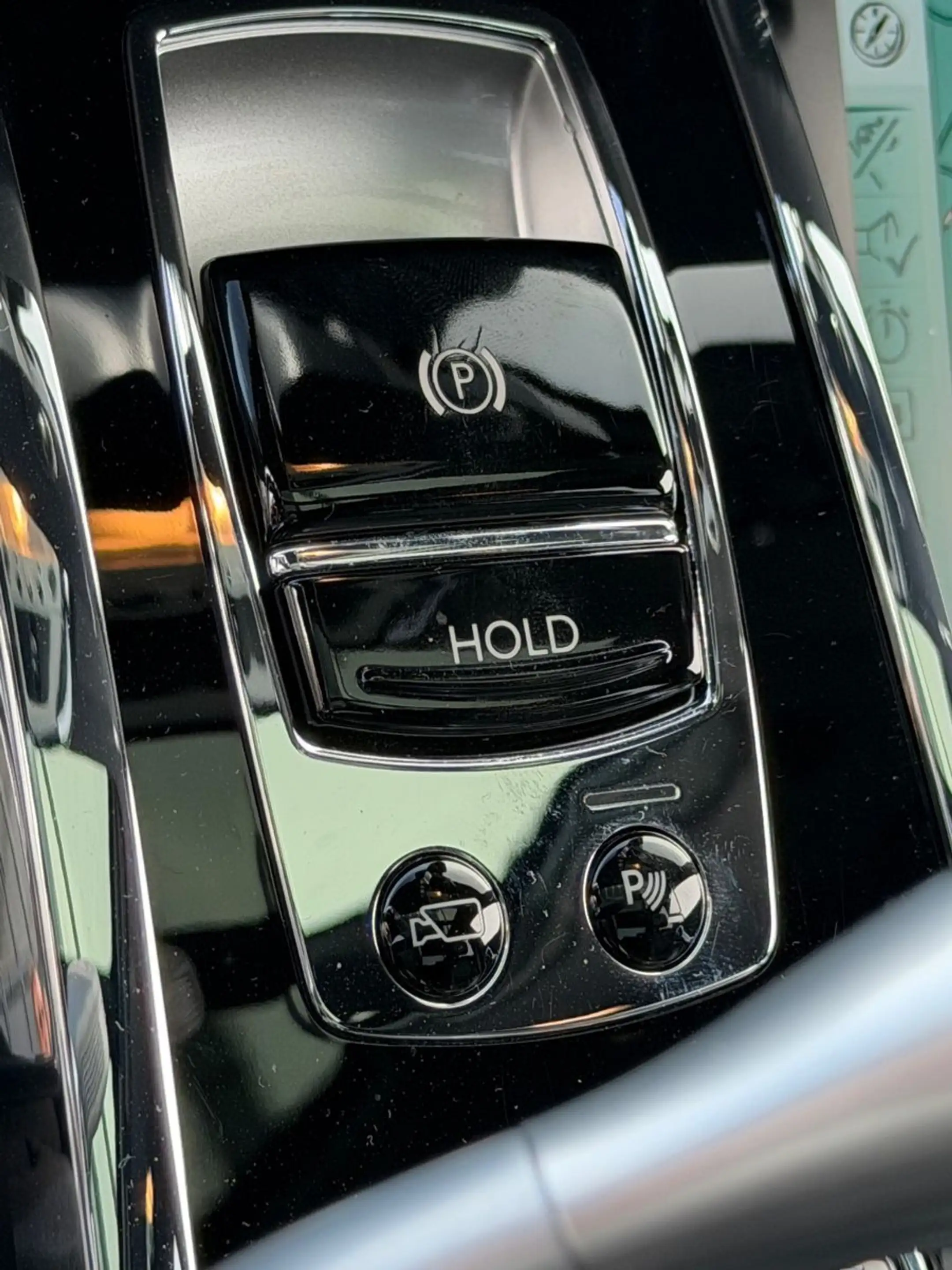 Rolls-Royce Ghost Series II V12 — photo 35