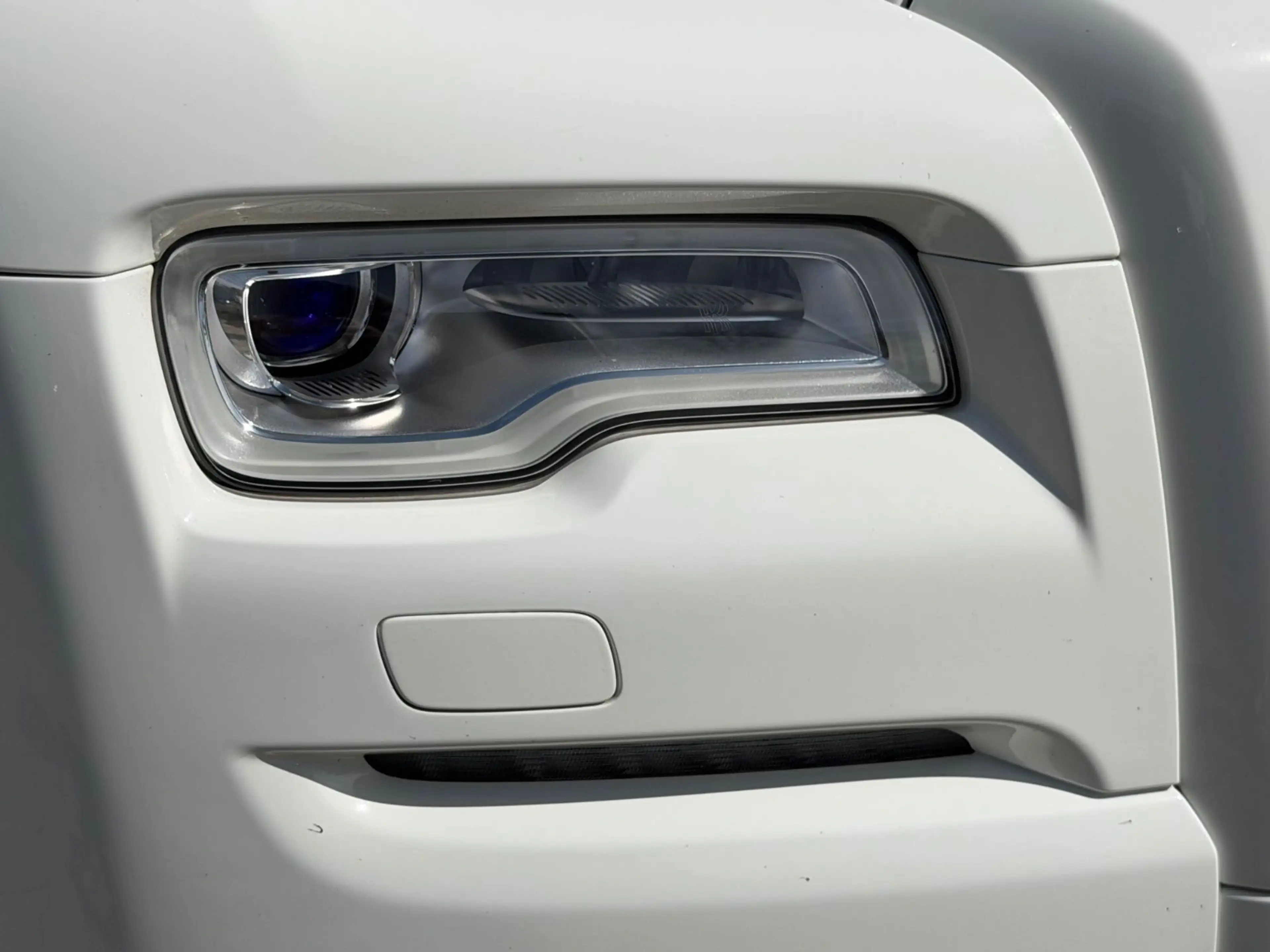 Rolls-Royce Ghost Series II V12 — photo 10