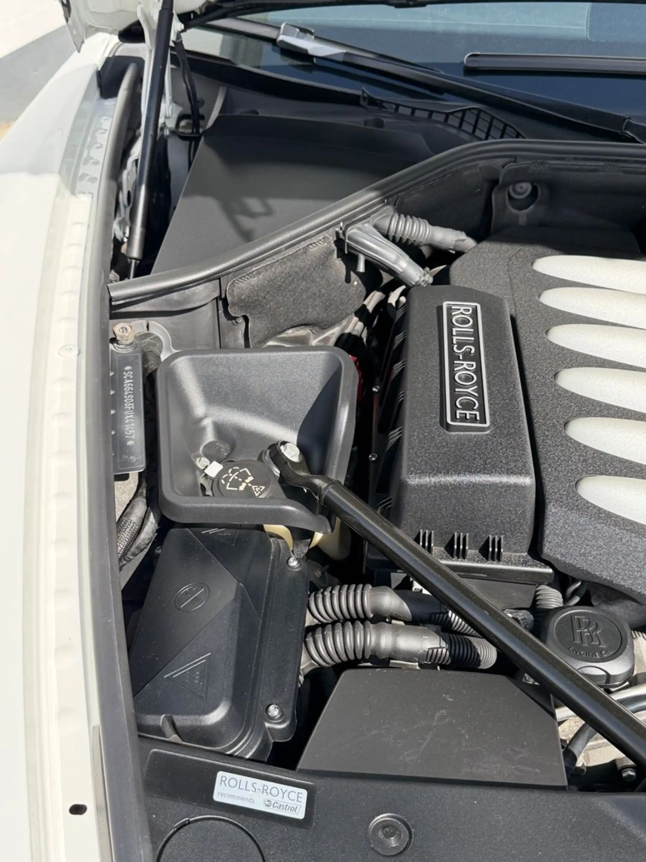 Rolls-Royce Ghost Series II V12 — photo 13