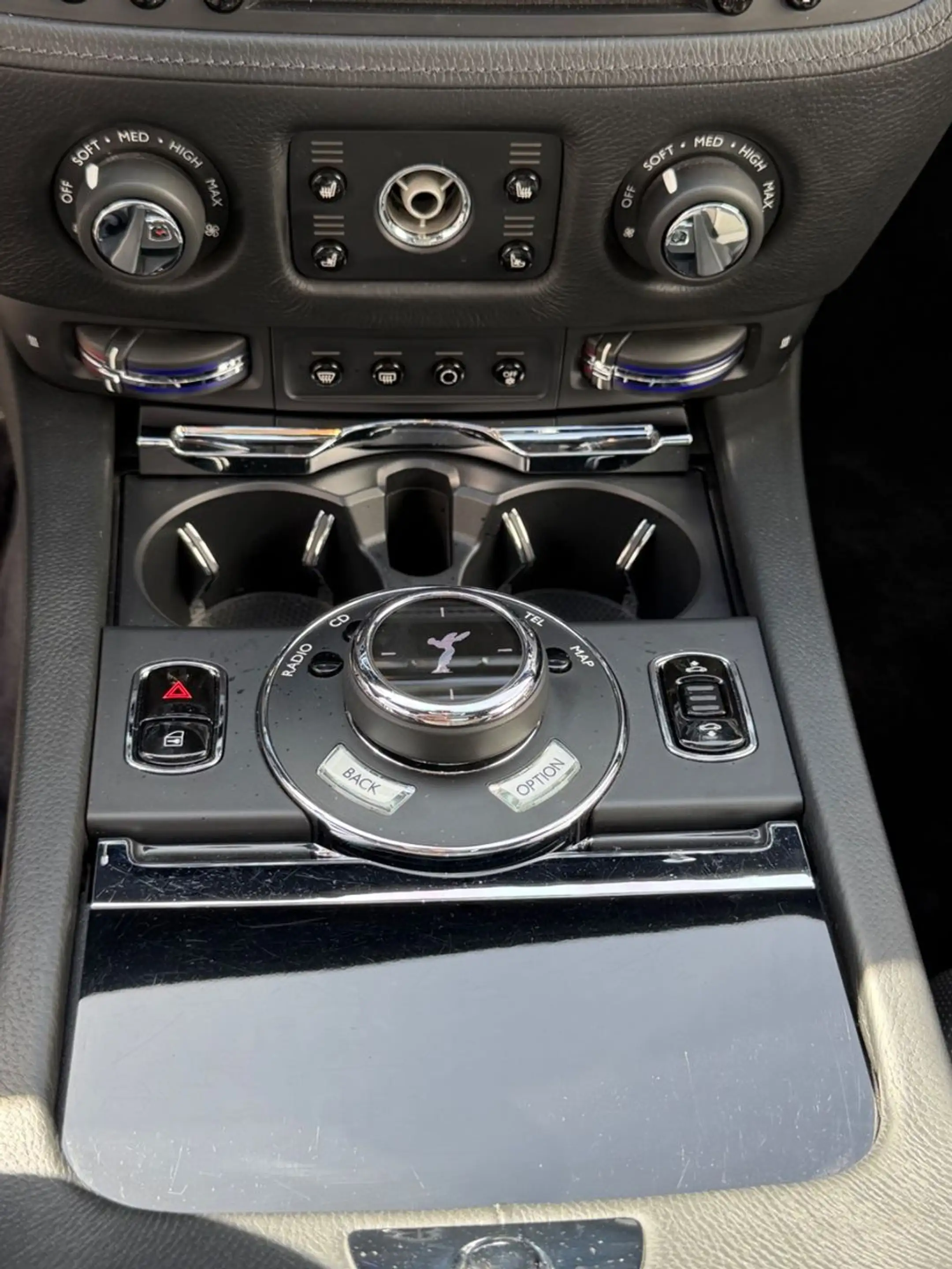 Rolls-Royce Ghost Series II V12 — photo 29