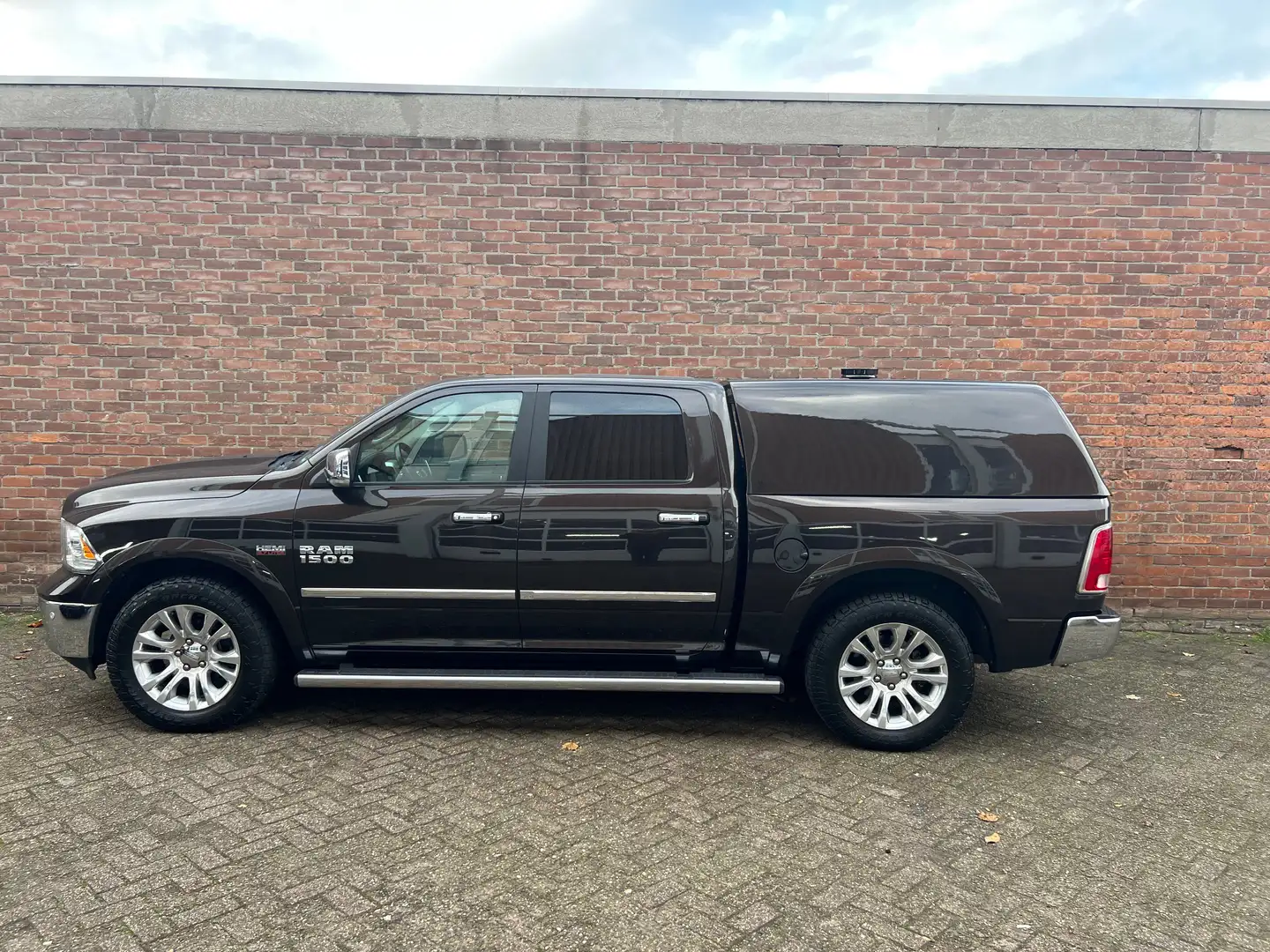 Dodge RAM 1500 LARAMIE ,zeer lage bijtelling! Braun - 2