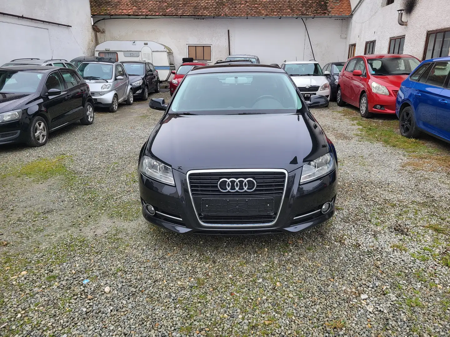 Audi A3 1.2 TFSI Attraction Schwarz - 2