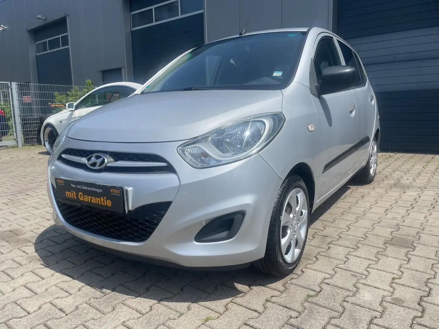 Hyundai i10 1.1 Classic Argent - 1