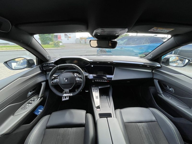 Peugeot 408 Plug-In Hybrid 225 e-EAT8 GT — photo 6