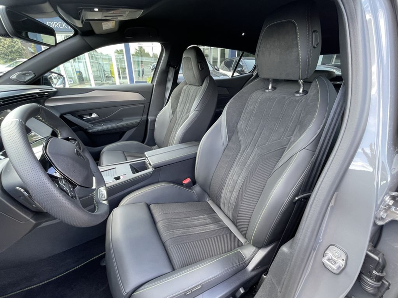Peugeot 408 Plug-In Hybrid 225 e-EAT8 GT — photo 3