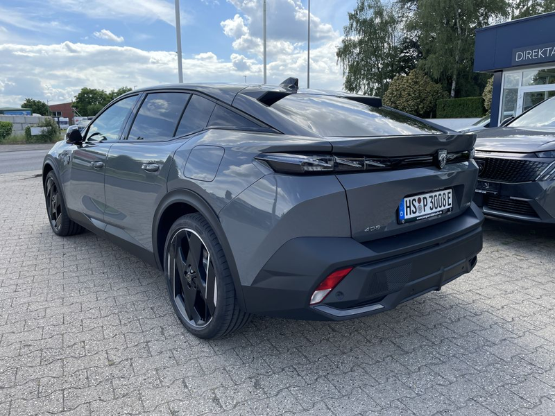 Peugeot 408 Plug-In Hybrid 225 e-EAT8 GT — photo 12