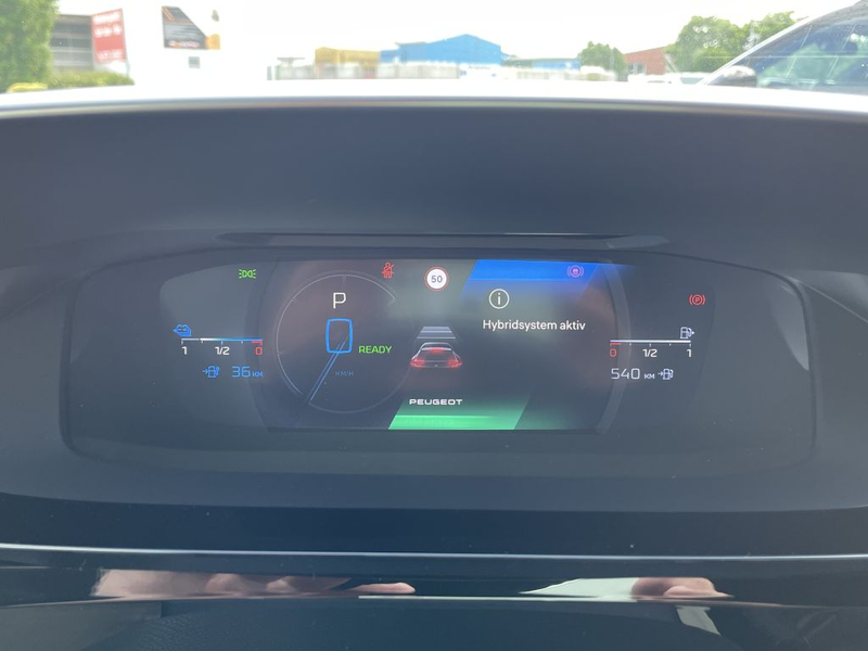 Peugeot 408 Plug-In Hybrid 225 e-EAT8 GT — photo 7