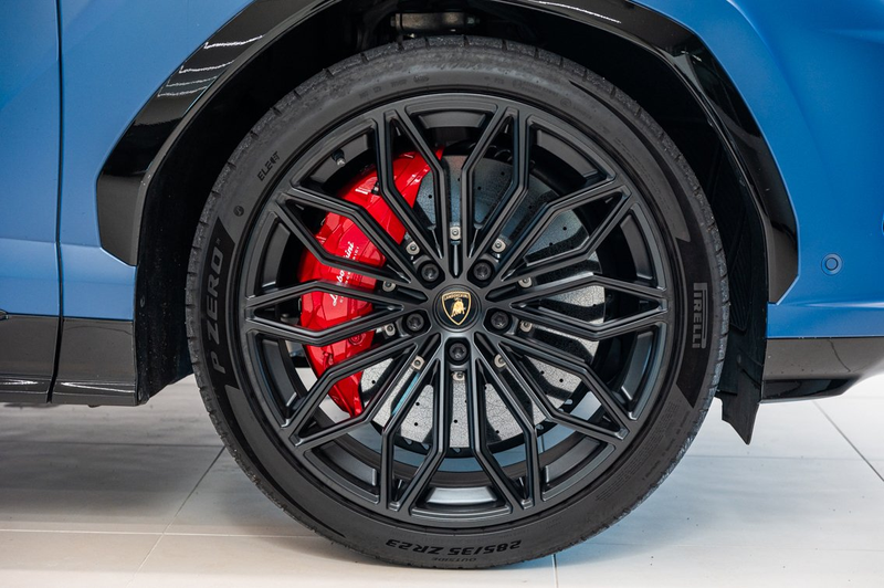 Lamborghini Urus Urus SE PHEV 4.0 BiTurbo V8 — photo 9