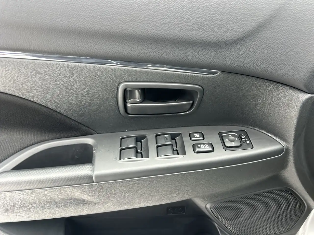 Mitsubishi RVR снимка Mitsubishi RVR