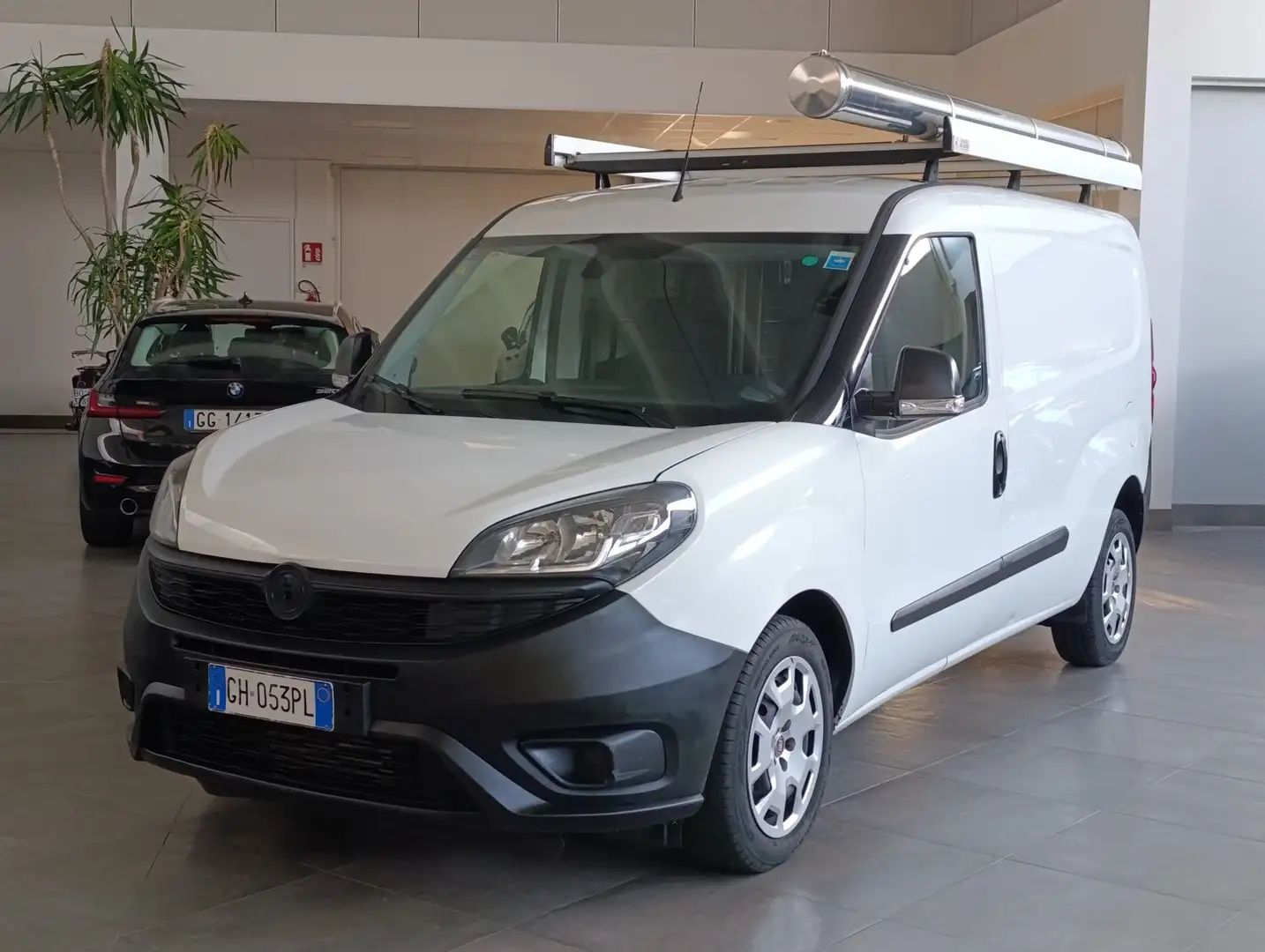 Fiat Doblo Doblò 1.6 MJT 105CV S&S PL-TN Cargo Maxi Lounge Blanc - 1