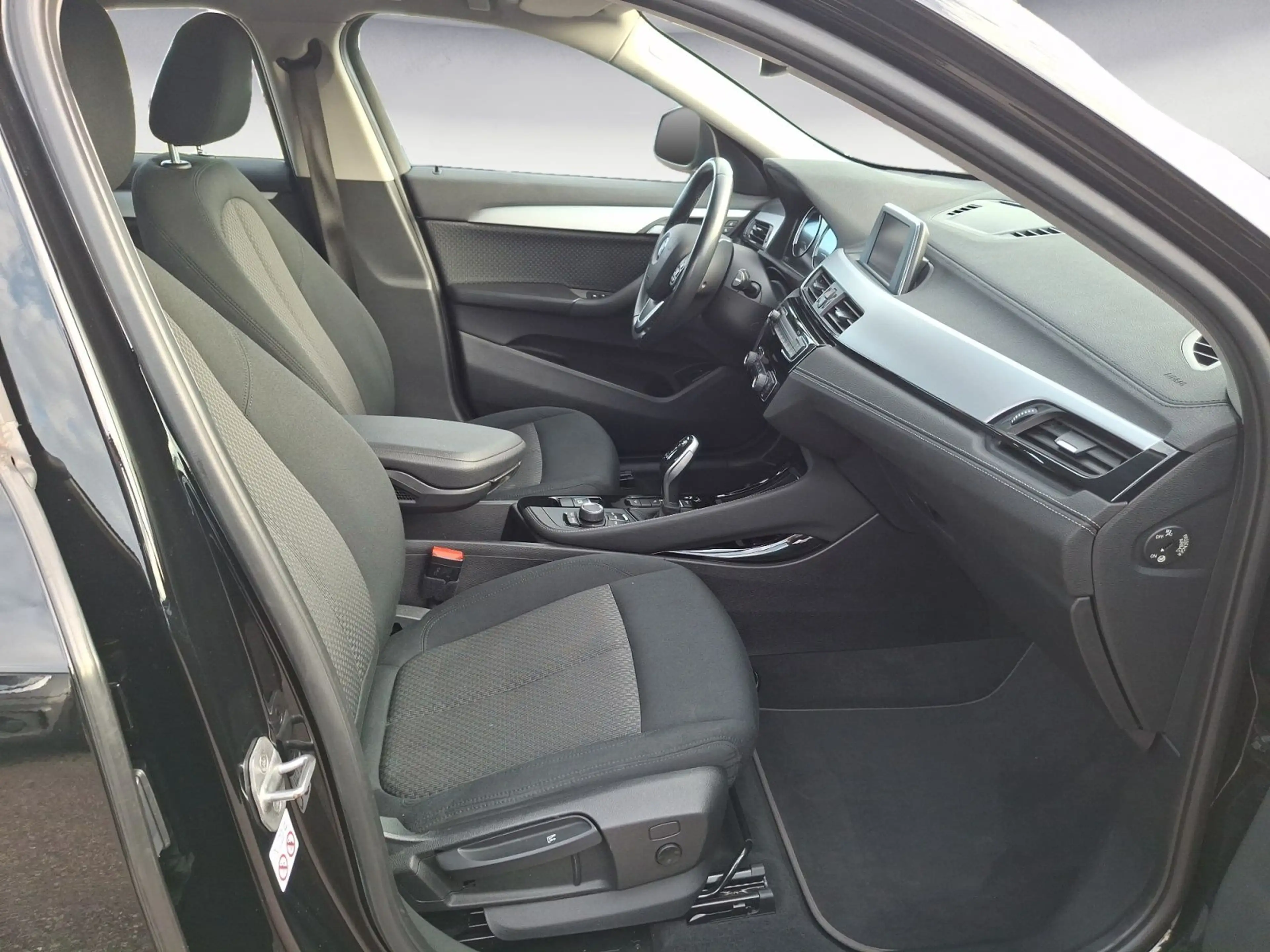 BMW X2 xDrive20d Advantage *Kamera*Klimaanlage*LED*P — photo 15