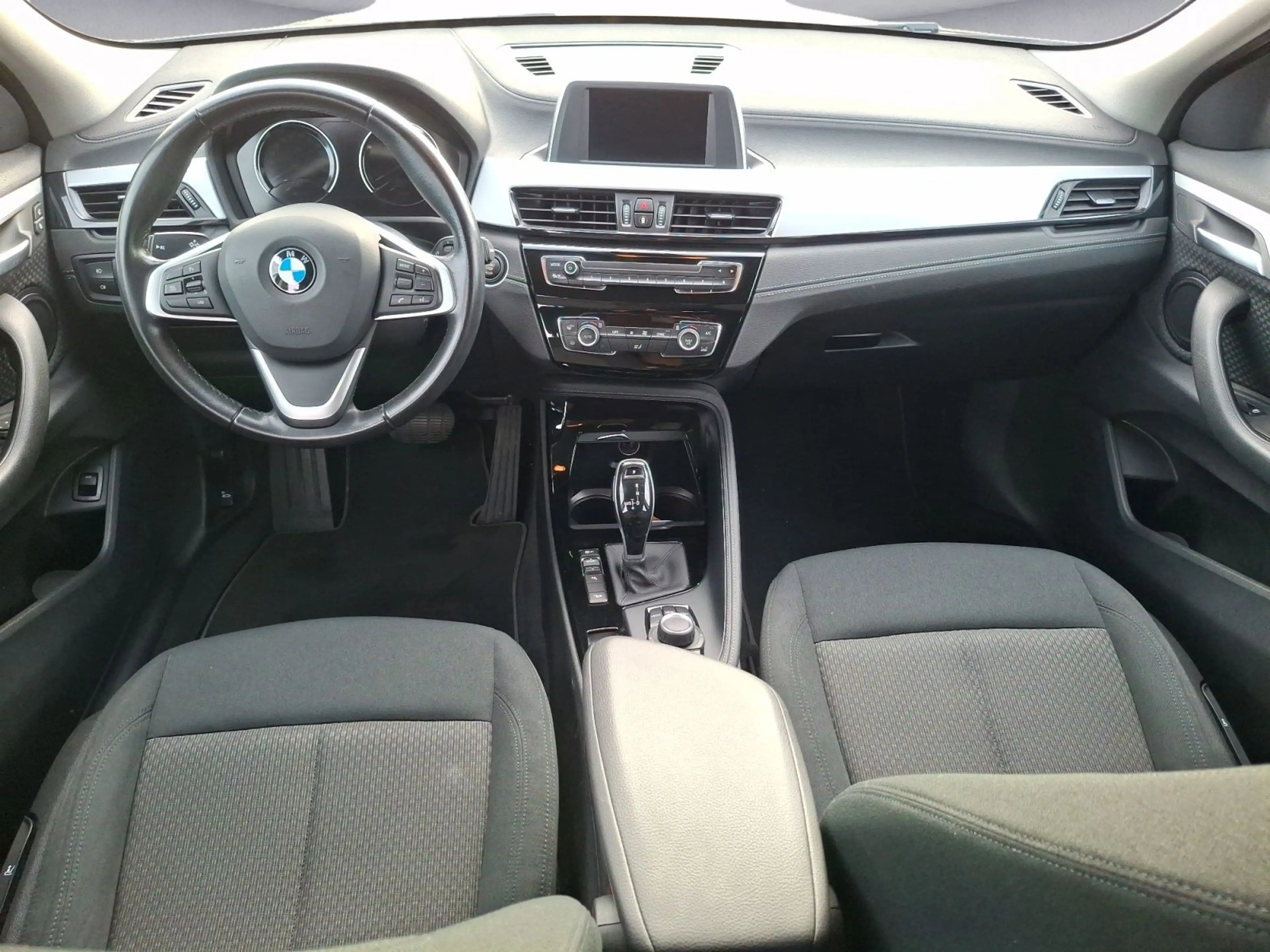 BMW X2 xDrive20d Advantage *Kamera*Klimaanlage*LED*P — photo 14