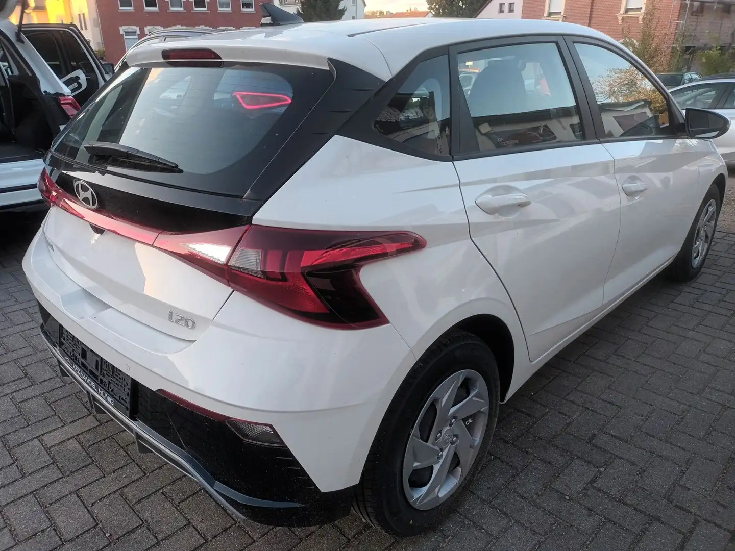 Hyundai i20 COMFORT 1.0T-GDI NAVI+SHZ+PDC+KAMERA !! Weiß - 2