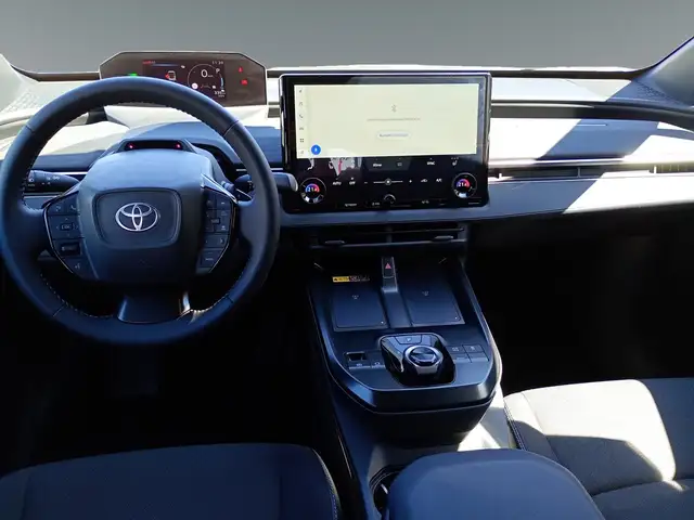 Toyota C-HR view 11