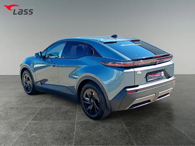 Toyota C-HR view 4