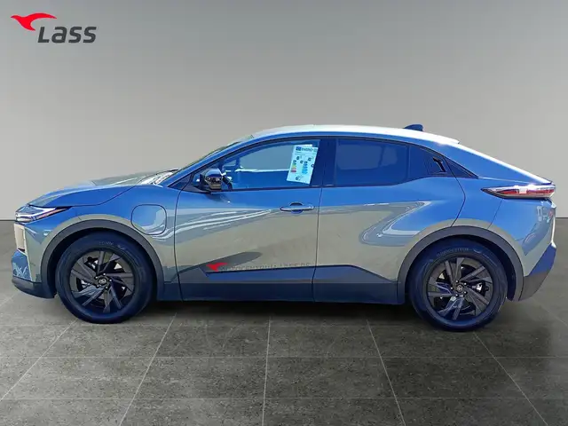 Toyota C-HR view 3