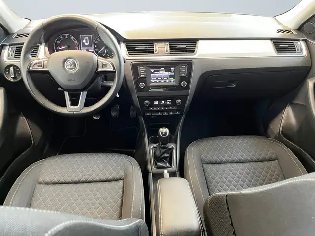 Skoda Rapid view 8