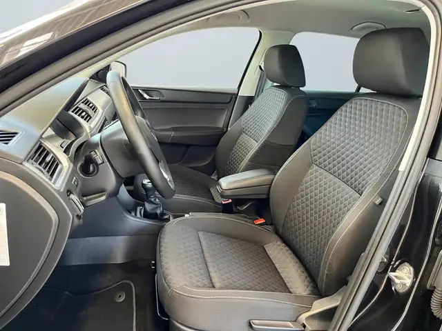 Skoda Rapid view 7