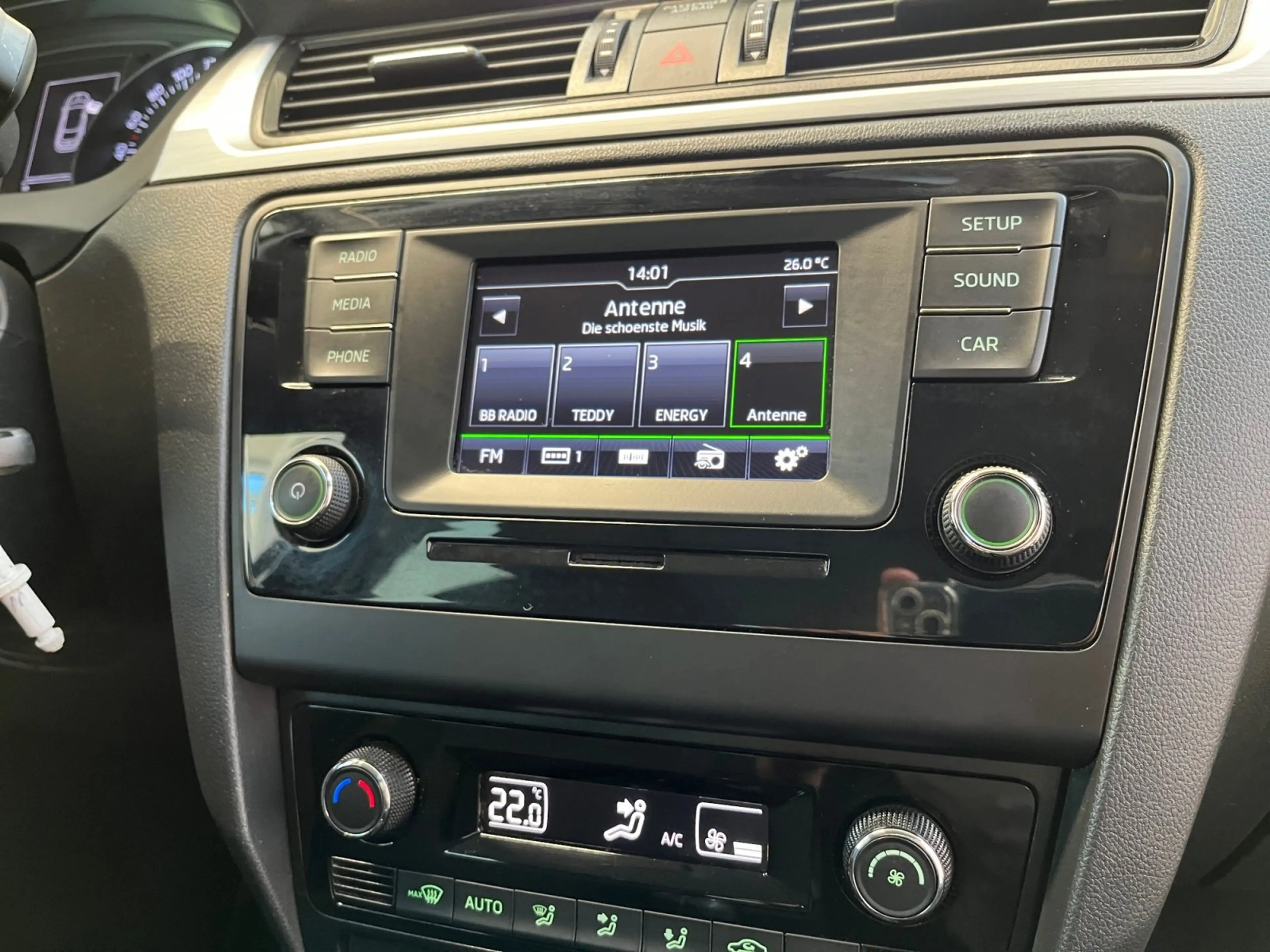 Skoda Rapid/Spaceback Rapid Spaceback Drive 1.2 TSI Xenon-Scheinwerfer — photo 13