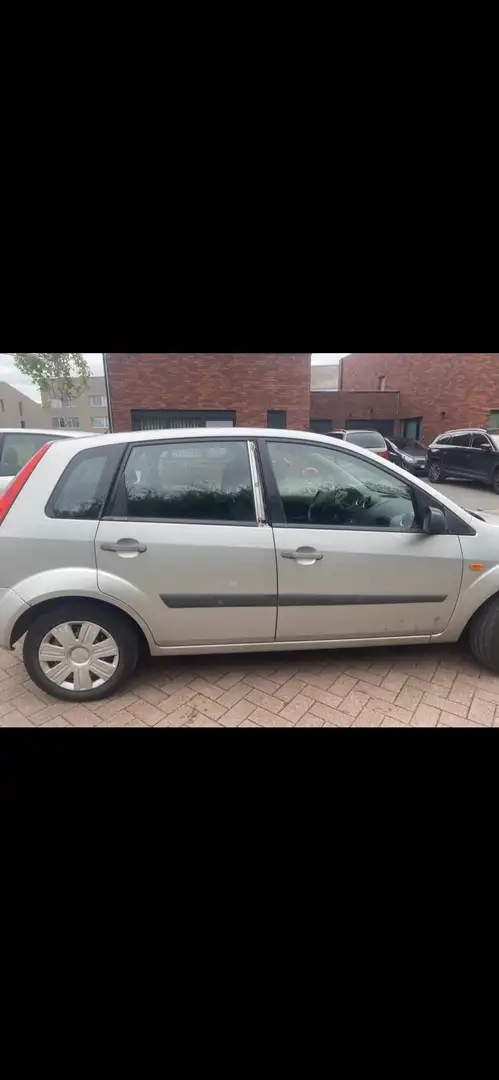 Ford Fiesta - 2