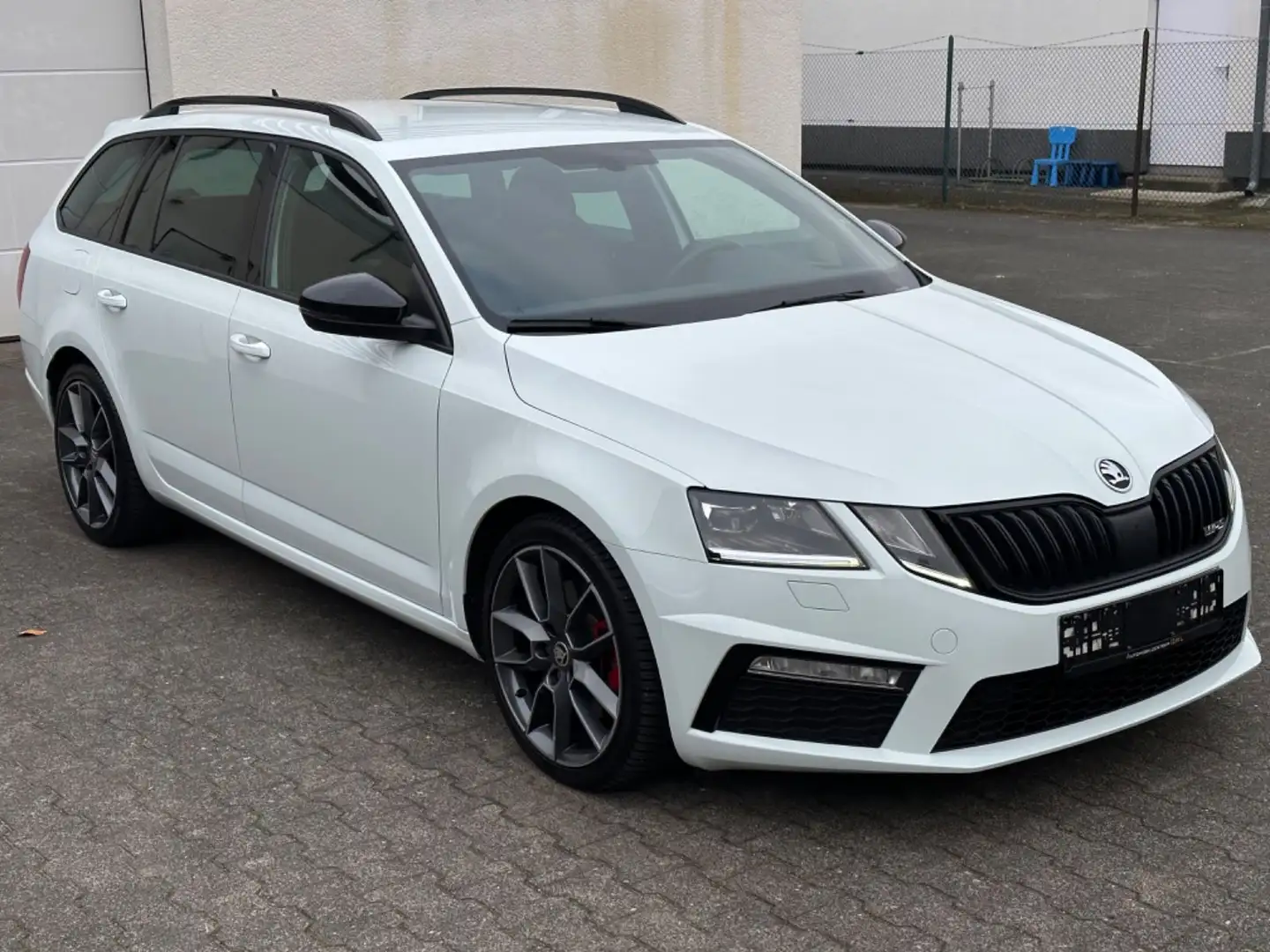 Skoda Octavia Combi RS 4x4 ACC|R.KAM|LED Blanc - 1