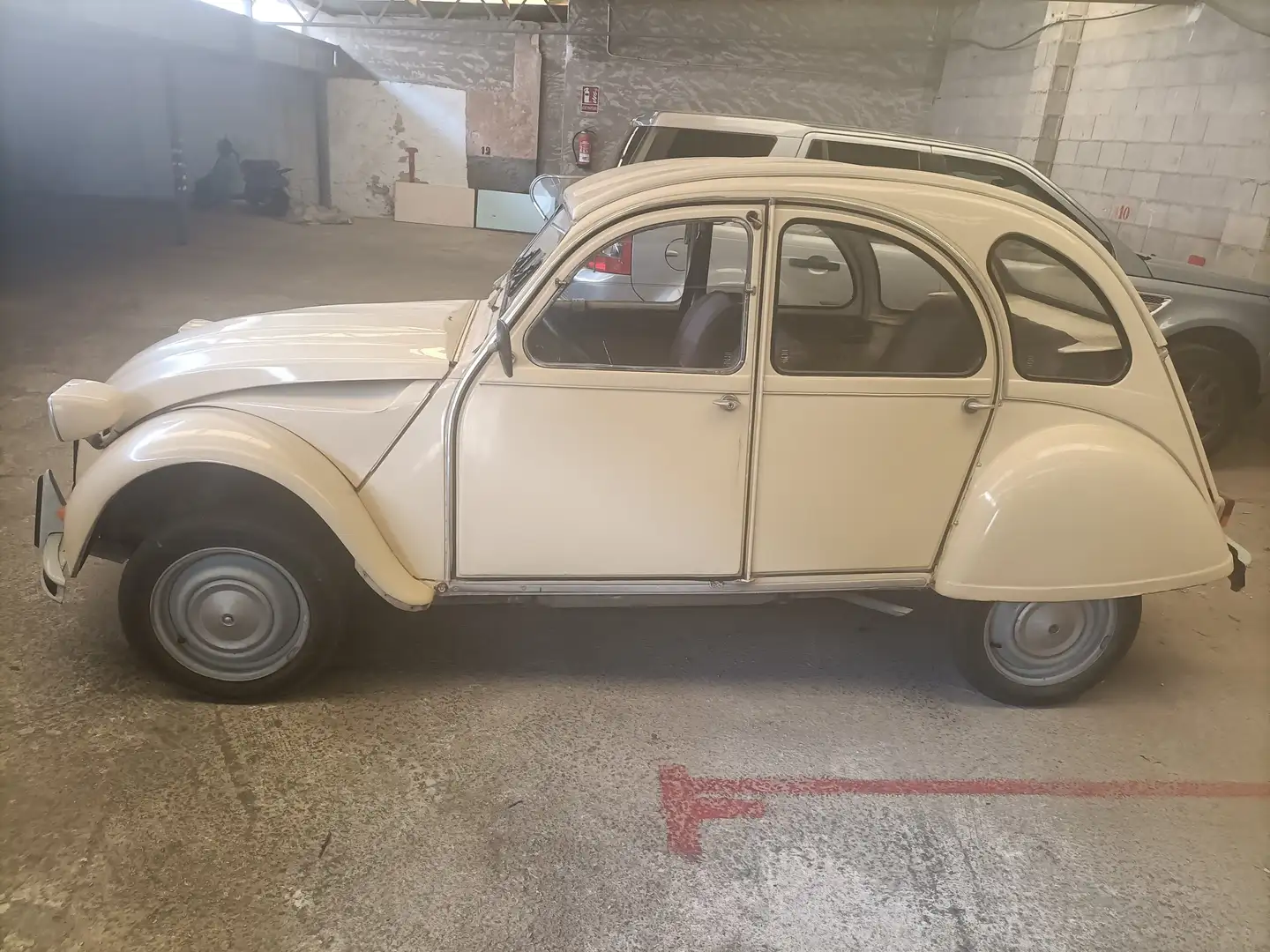 Citroen 2CV 2cv.6 Beige - 2