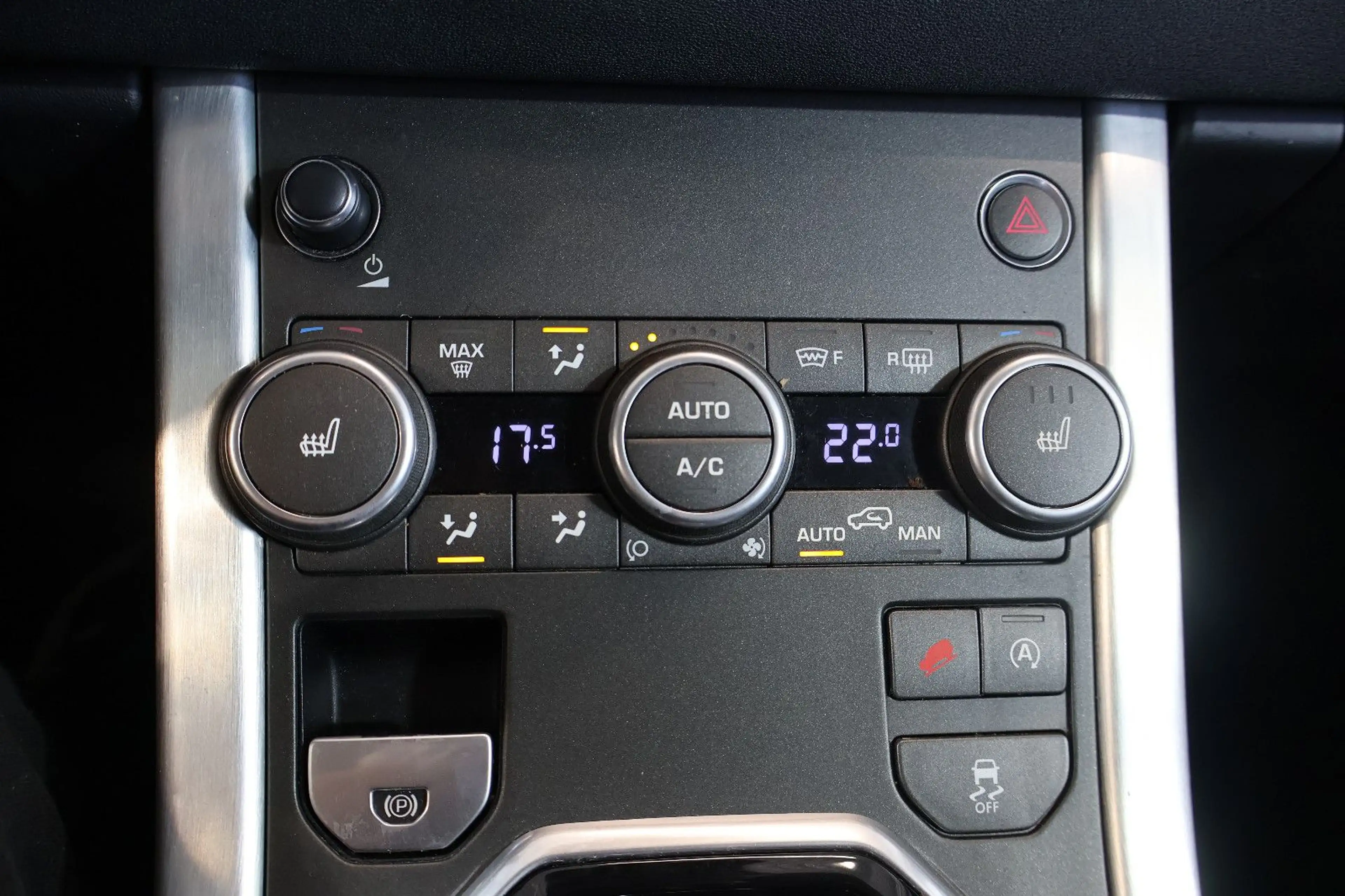 Land Rover Range Rover Evoque SE TD4 Dynamic LED+PANO+AHK — photo 9