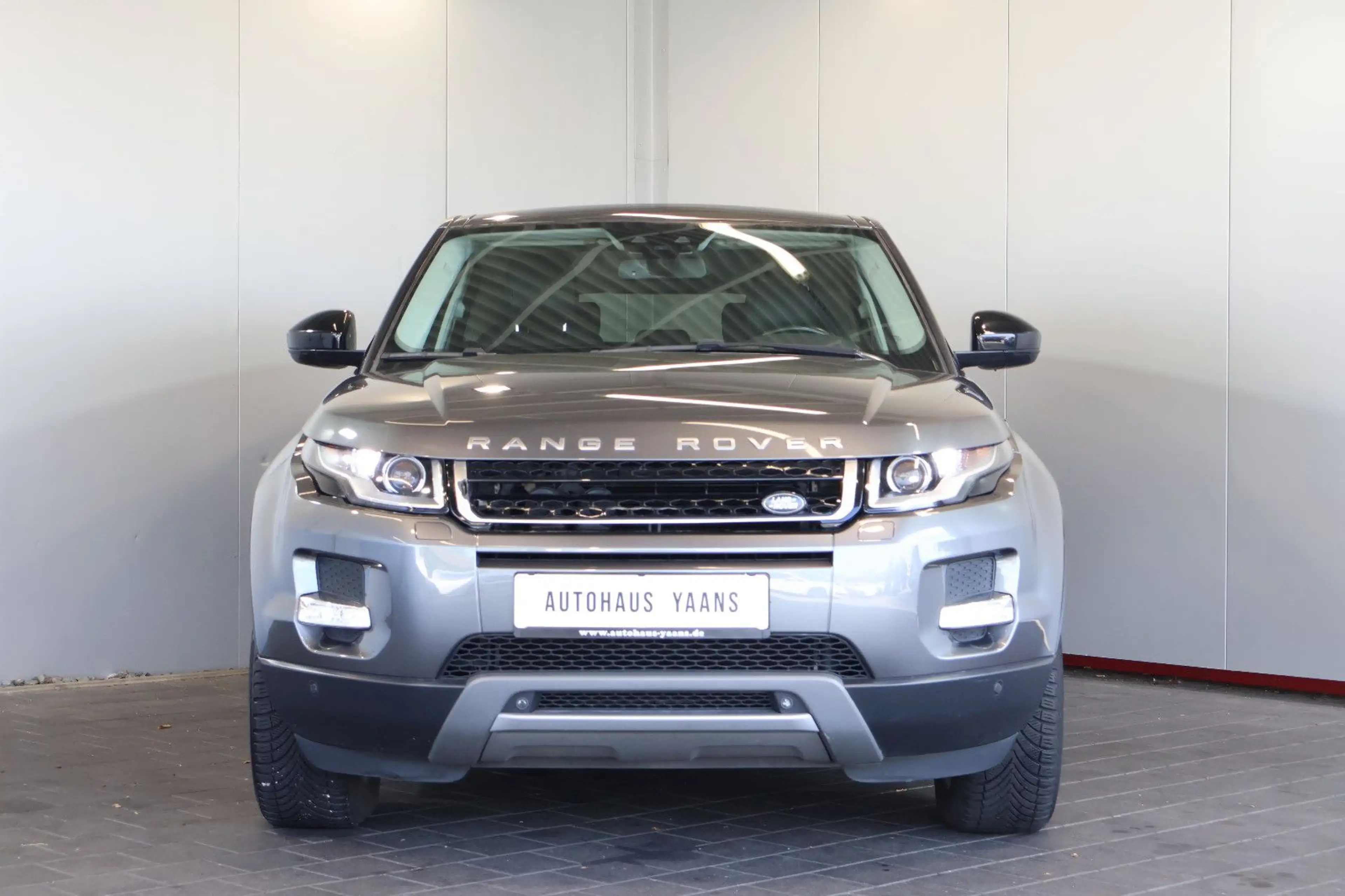 Land Rover Range Rover Evoque SE TD4 Dynamic LED+PANO+AHK — photo 2