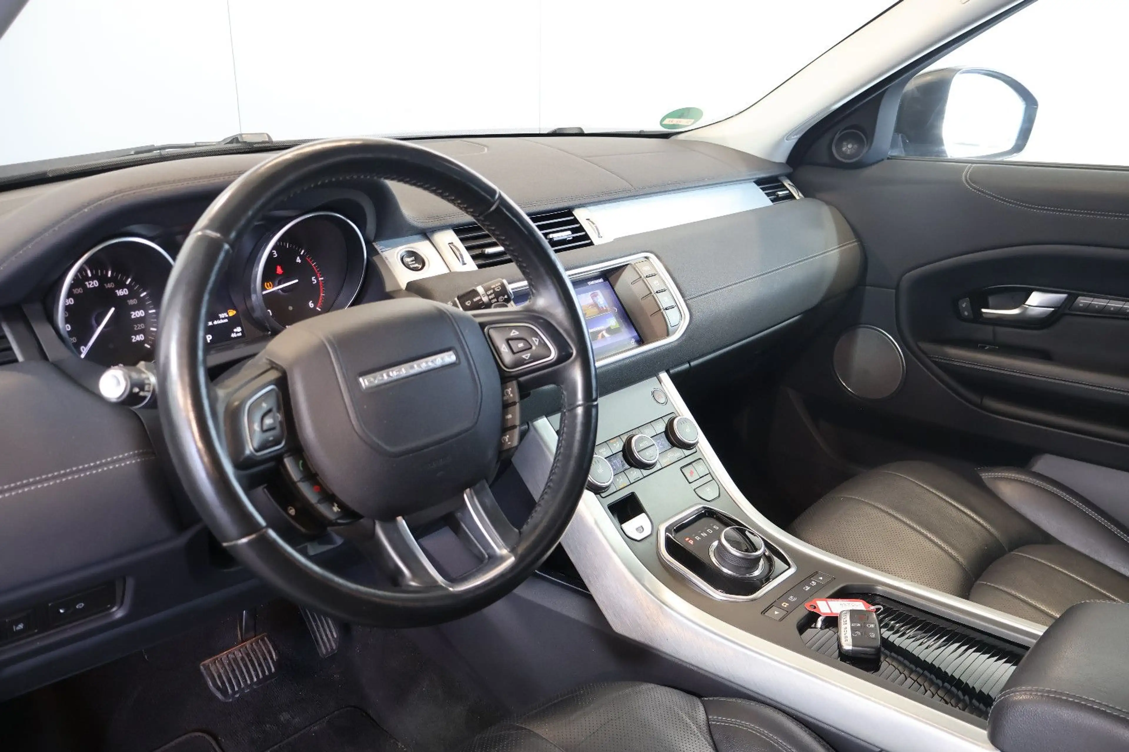 Land Rover Range Rover Evoque SE TD4 Dynamic LED+PANO+AHK — photo 10