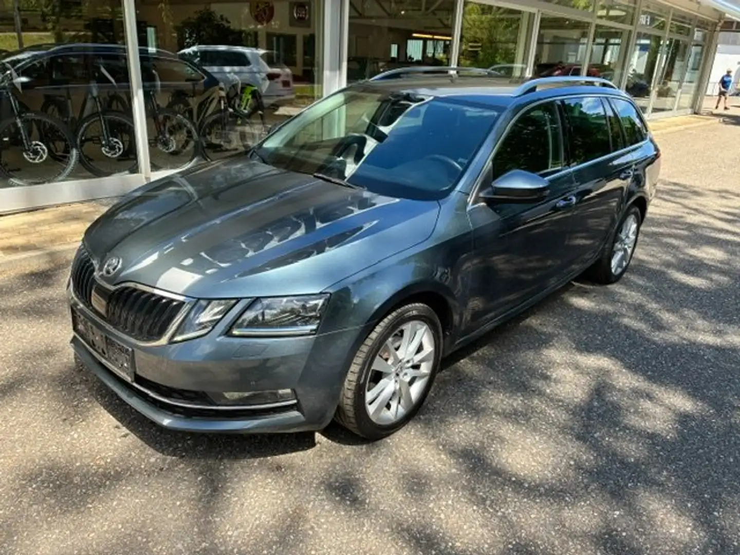 Skoda Octavia Combi 2,0 Style TDI 4x4 Grau - 2
