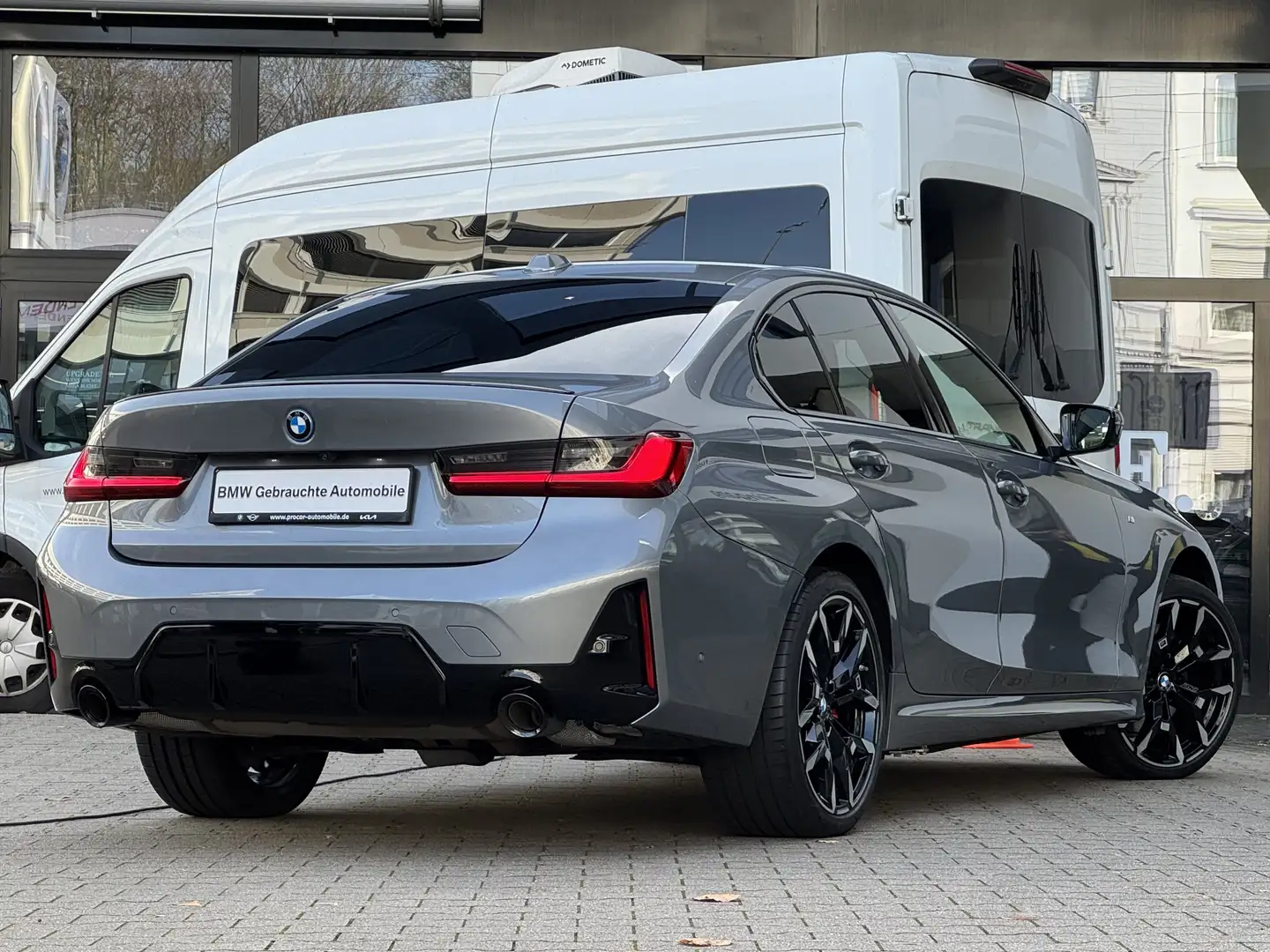 BMW 330 e xDrive M Sport Pro DA PA+ HuD H/K DAB 19"LM Grau - 2