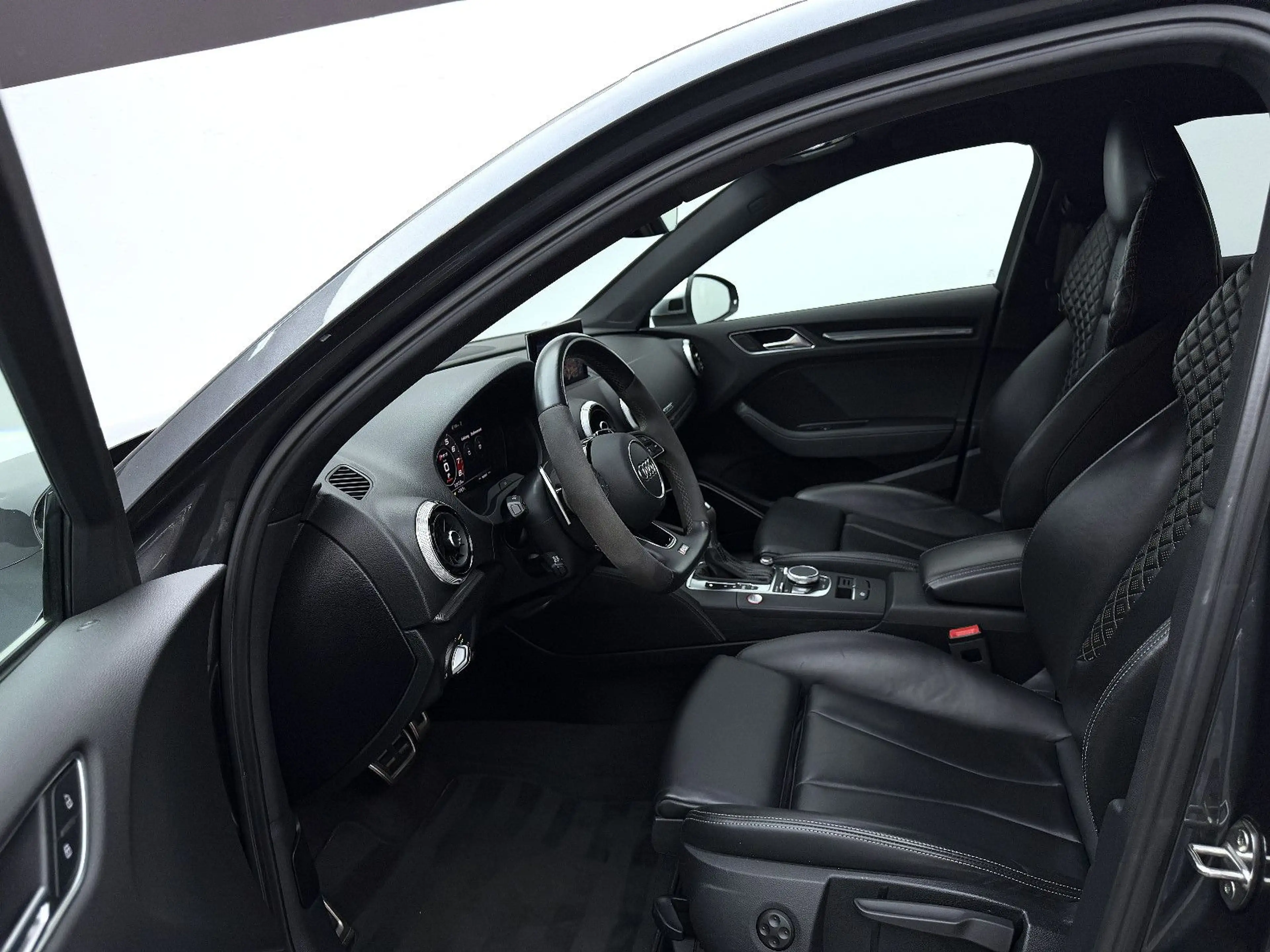 Audi RS3 Lim. 2.5 TFSI Quattro *RS-SITZE*NO-OPF* — photo 8