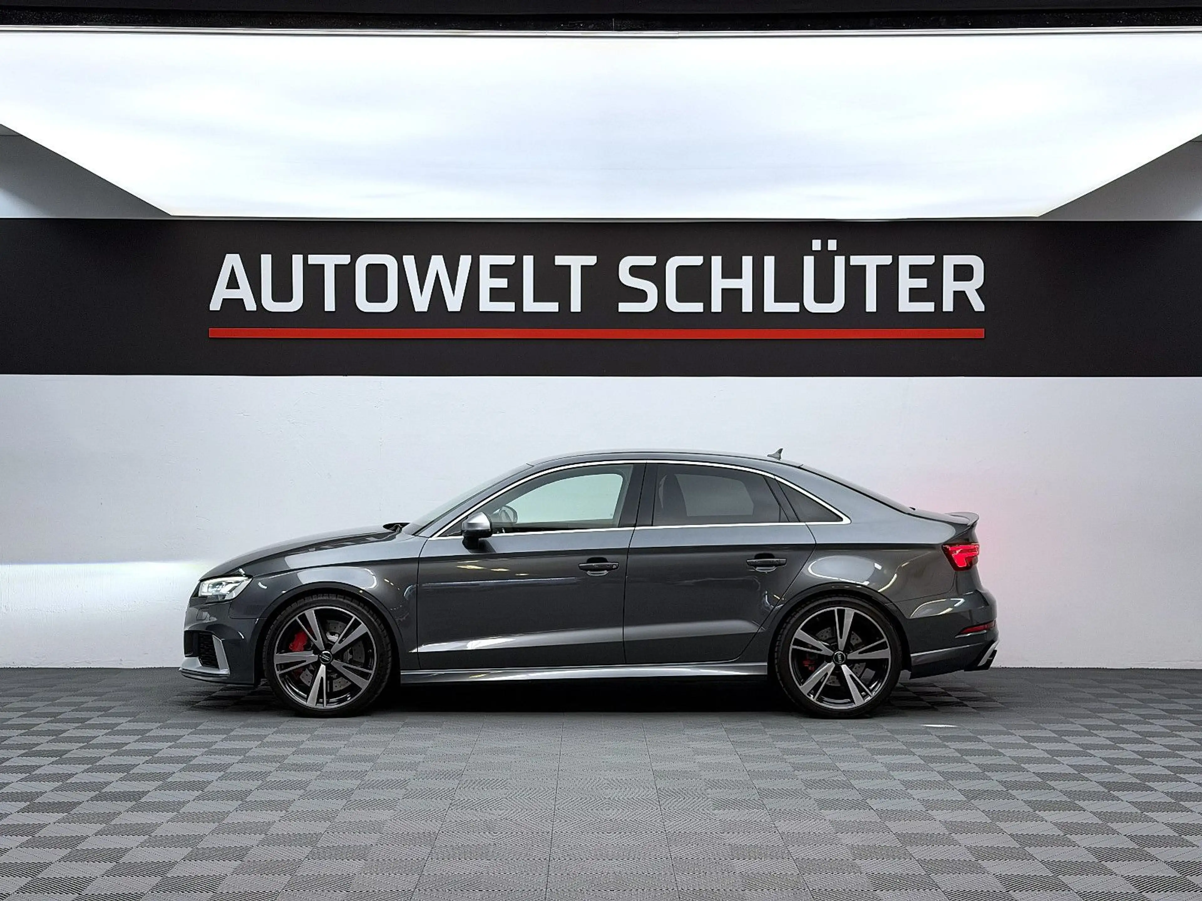 Audi RS3 Lim. 2.5 TFSI Quattro *RS-SITZE*NO-OPF* — photo 2
