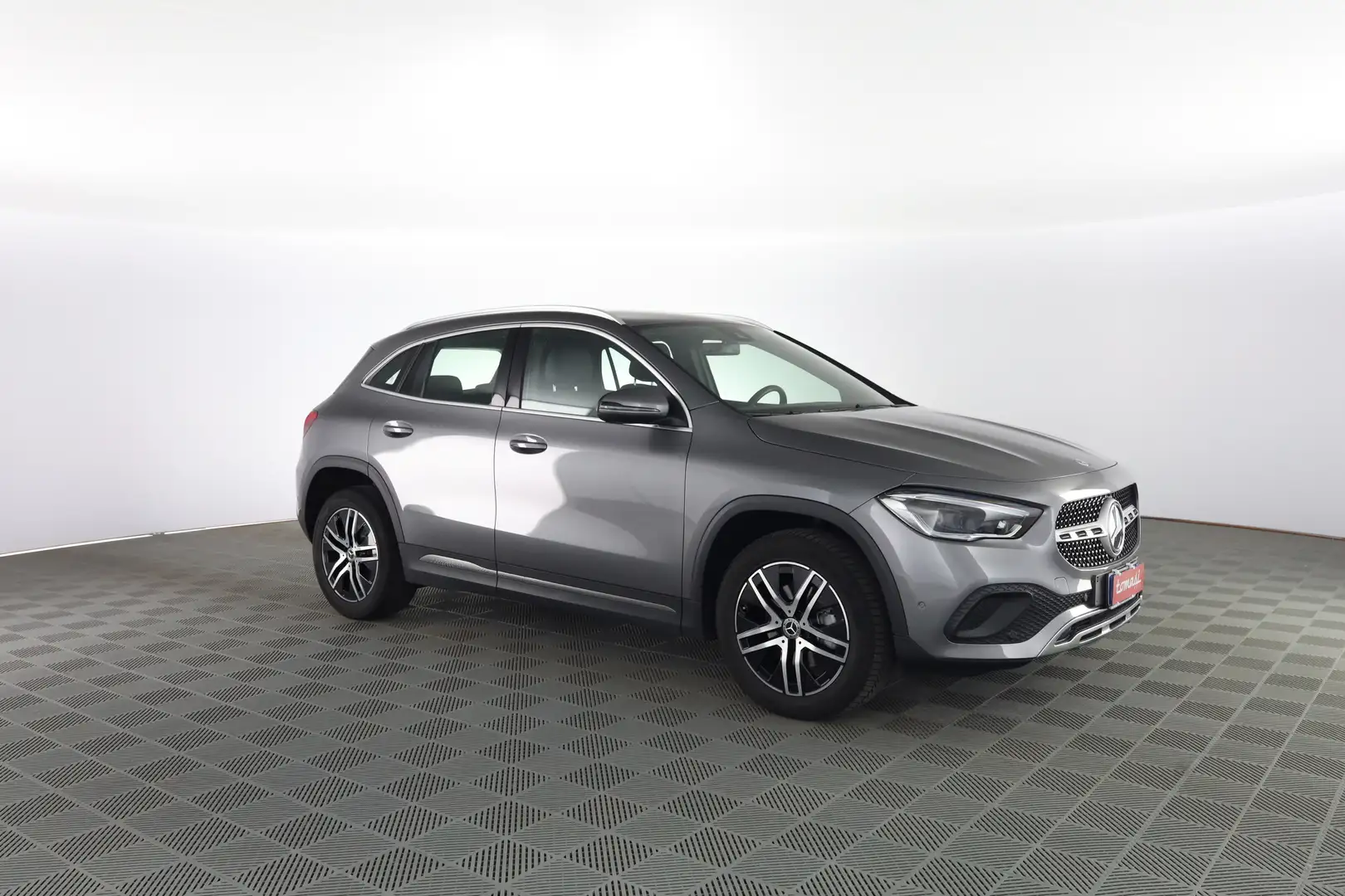Mercedes-Benz GLA 200 d Automatic 4MATIC SPORT PLUS Grigio - 2