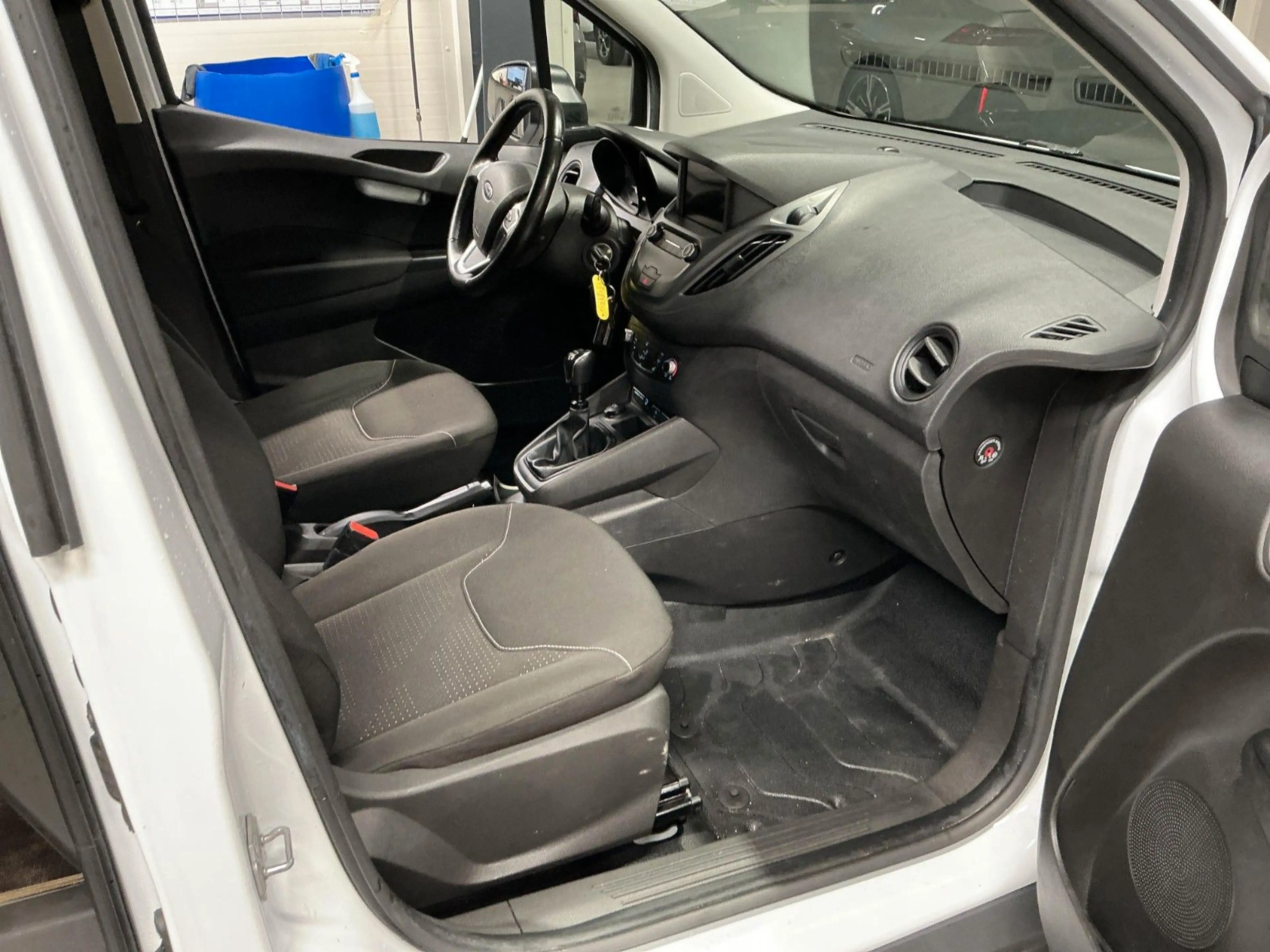 Ford Transit Courier 1.5TDCi*100PS*Klima*H.Flügeltür — photo 6