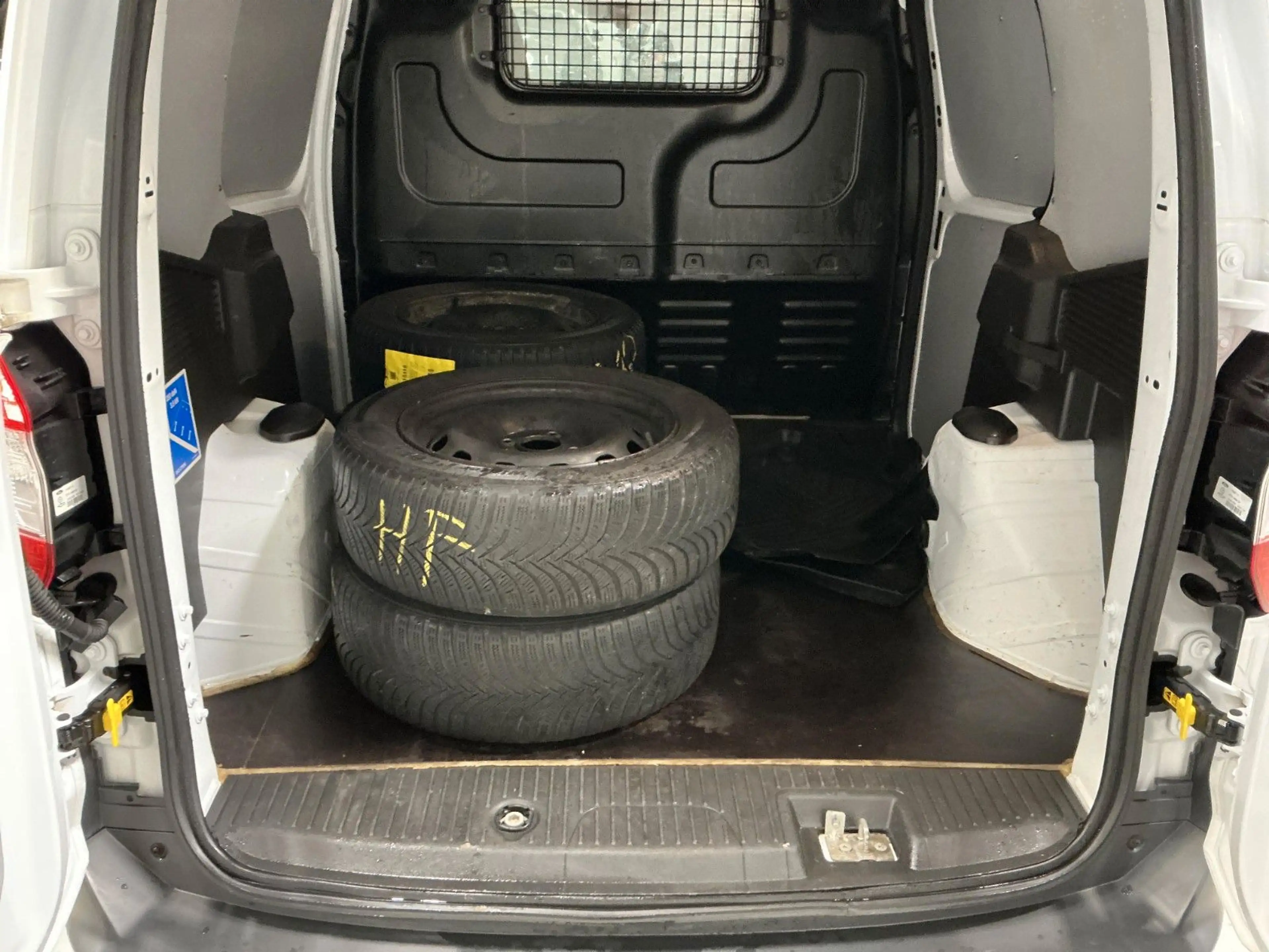 Ford Transit Courier 1.5TDCi*100PS*Klima*H.Flügeltür — photo 14