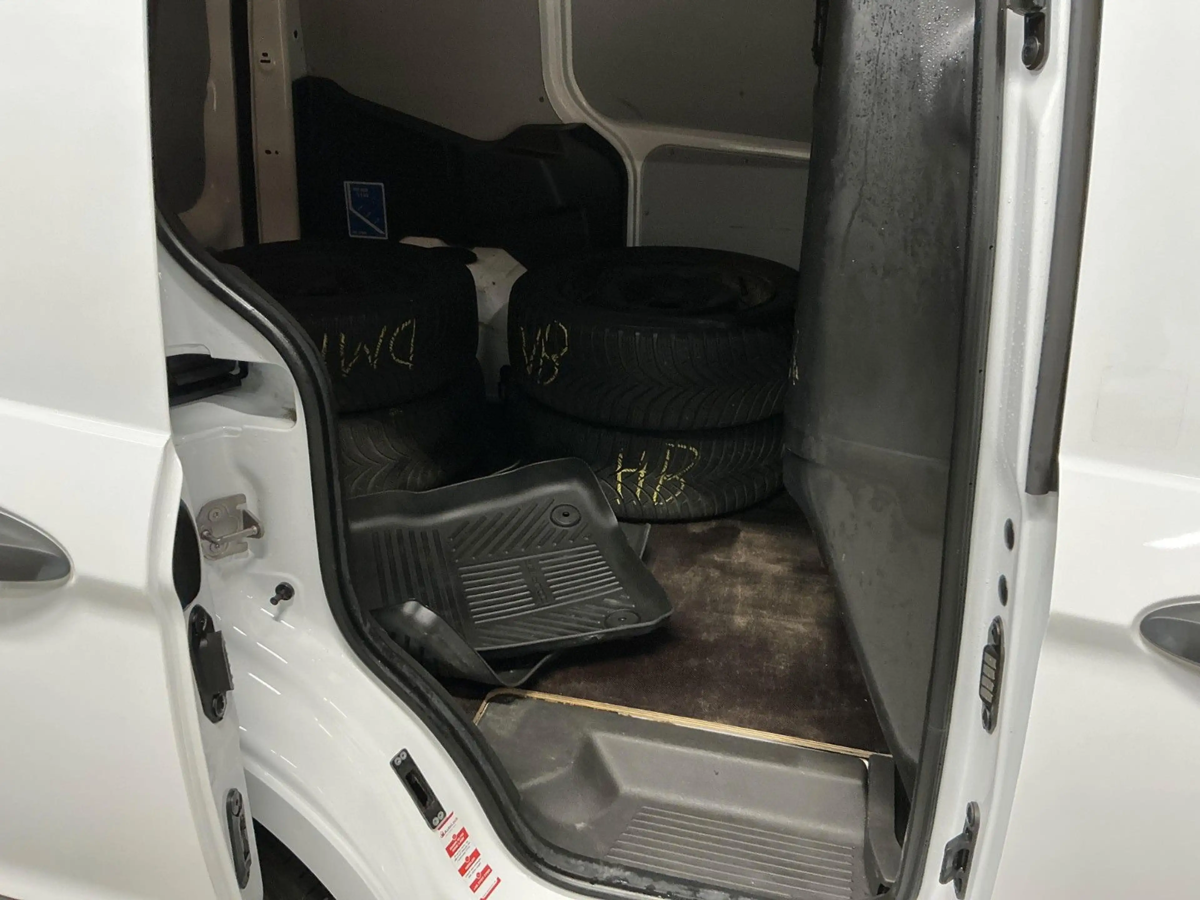 Ford Transit Courier 1.5TDCi*100PS*Klima*H.Flügeltür — photo 13