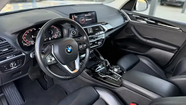 BMW X3 view 11