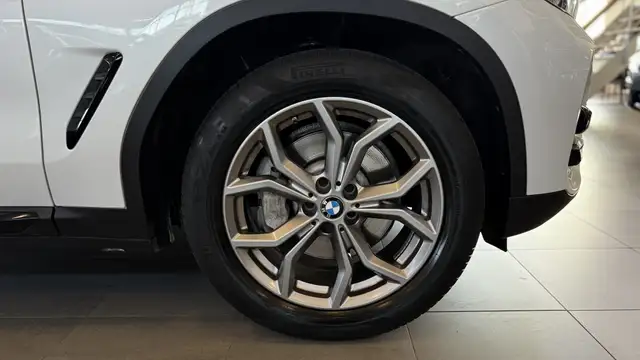 BMW X3 view 21