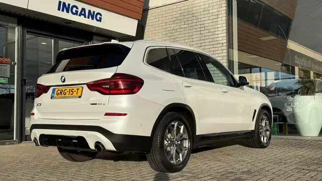 BMW X3 view 6