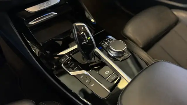 BMW X3 view 12
