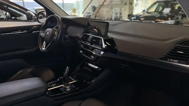BMW X3 view 23
