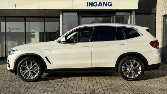 BMW X3 view 2