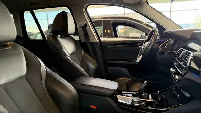 BMW X3 view 22