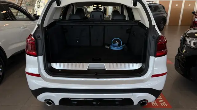 BMW X3 view 19