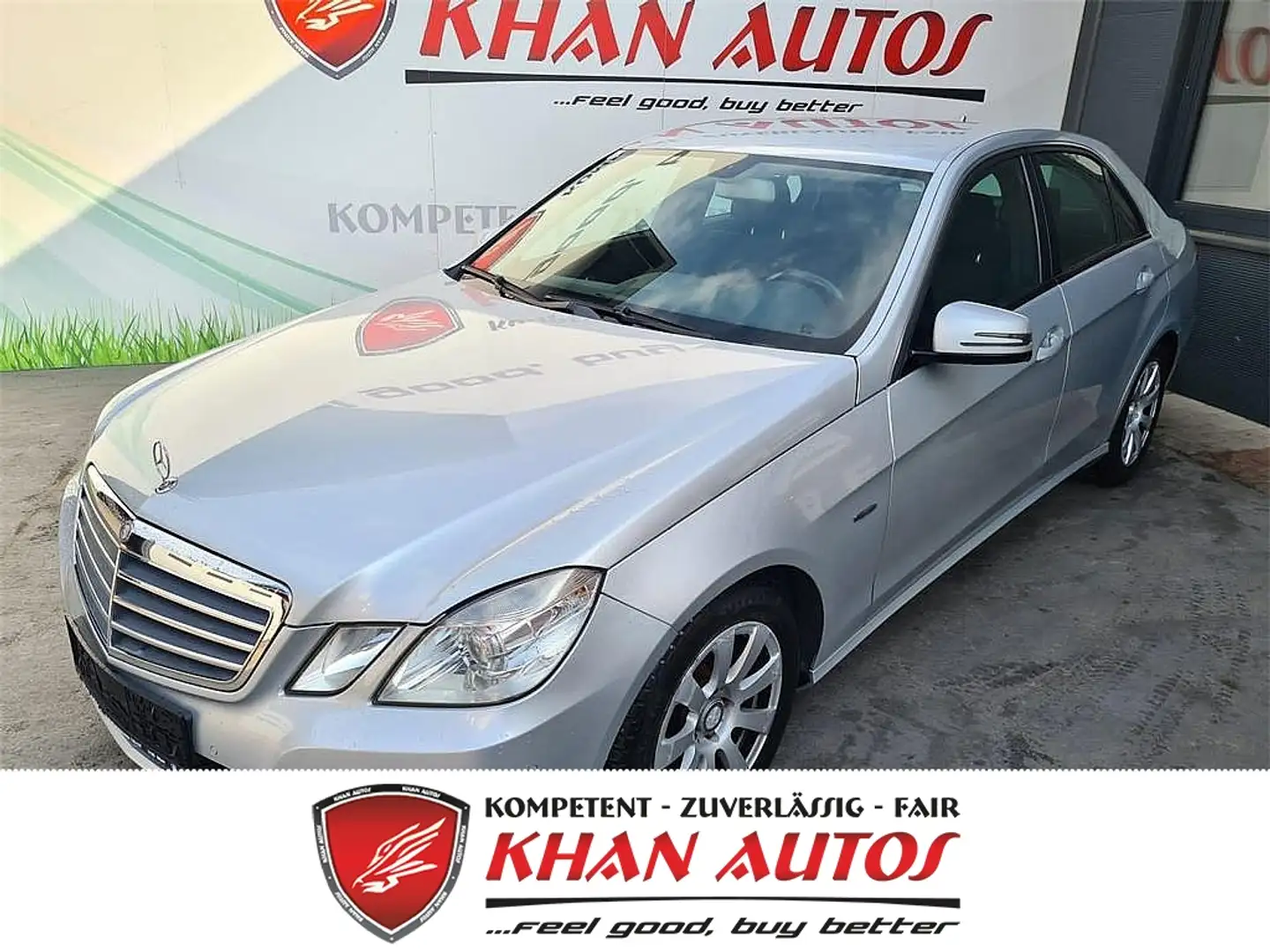Mercedes-Benz E 200 Elegance CDI Aut. *Navi*Bluetooth*PDC* Silber - 1